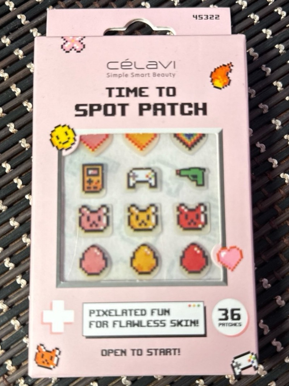 šš Celavi Time to Spot the Patch Pixelated Fun 36 Patches šš